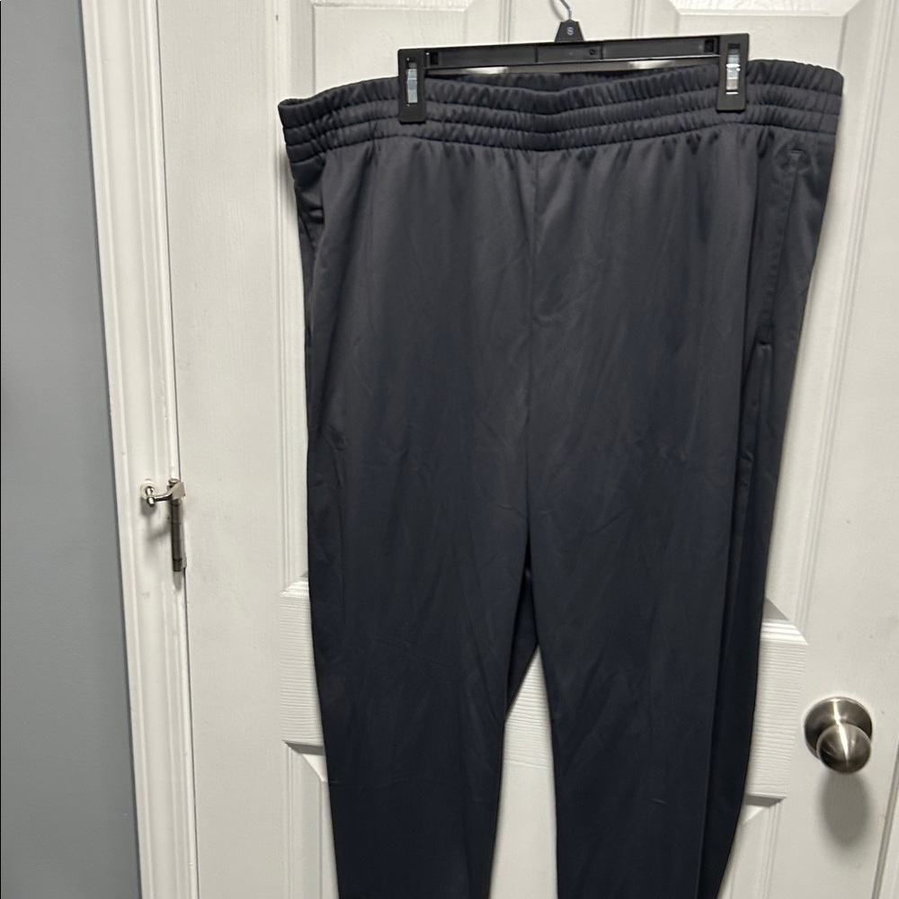 NWT Men’s Tech Gear XL  jogger with pockets Grey